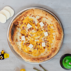 Dört Peynirli Pizza